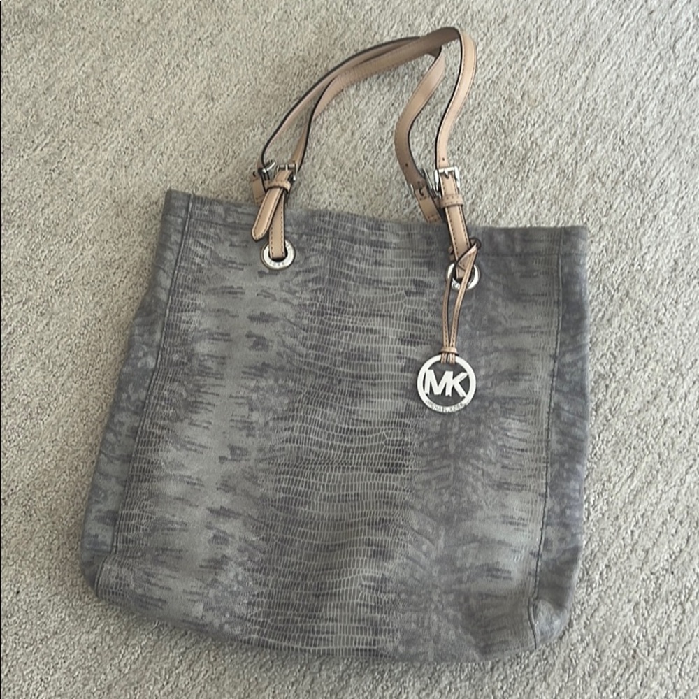 Micheal kors tote